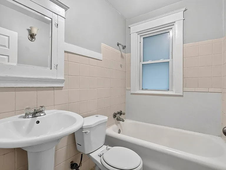 9006 Baroda Ave — Photo 7