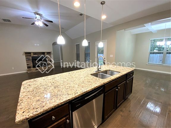 5th image of 2223 Medlock Ln