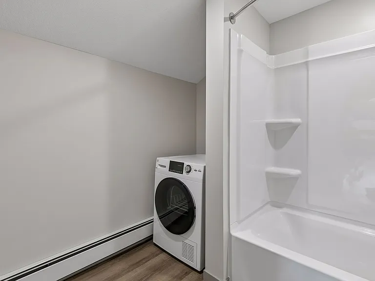 321 6th St E #10 — Photo 9