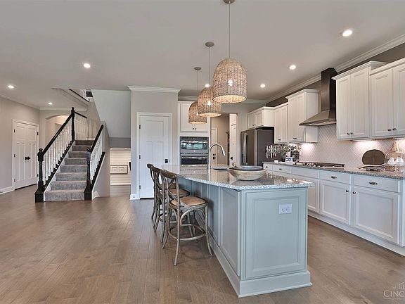 5th image of 9766 Kensington Ln
