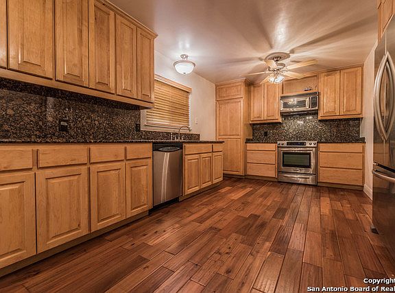 3rd image of 7600 Broadway St