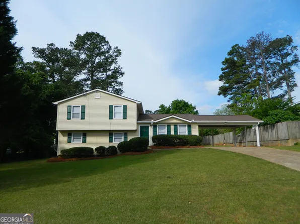 820 Emerald Forest Cir, Lawrenceville, GA 30044