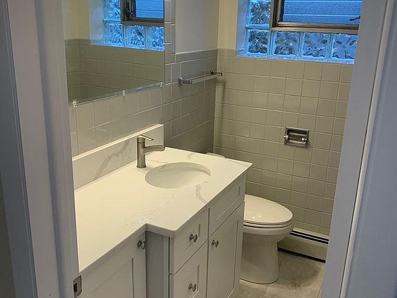 4th image of 5861 W Gunnison St
