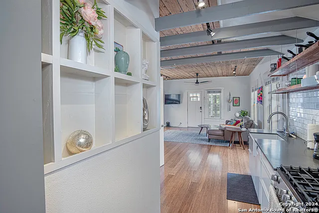 311 Alamosa Ave — Photo 2