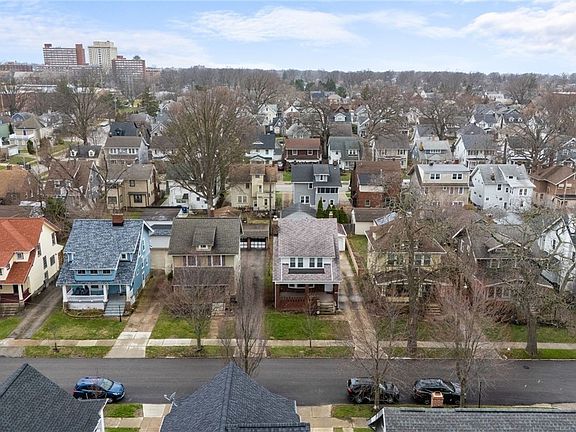4th image of 1284 Jackson Ave