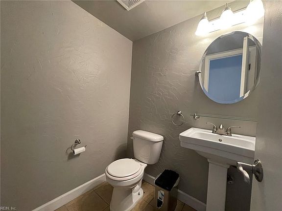 1/2 Bath downstairs