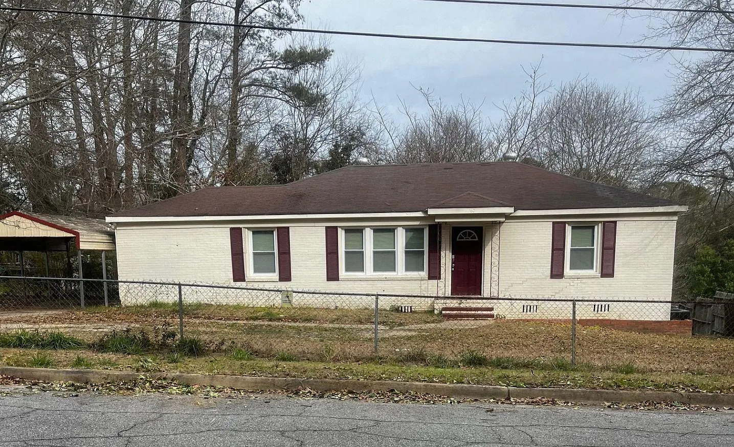 4 bed, 1327 sqft, $1,000 — Photo 1
