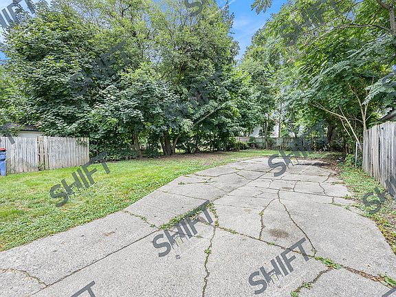 4th image of 218 Page St NE #2