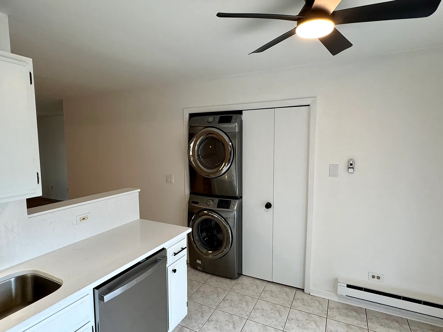 2 bed, 988 sqft, $2,100 — Photo 3