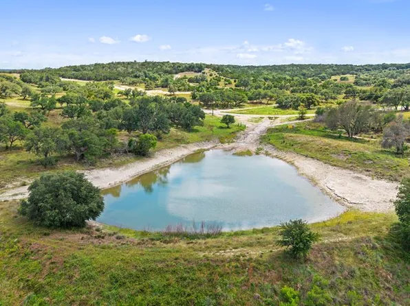 4112 Schumann Rd, Fredericksburg, TX 78624