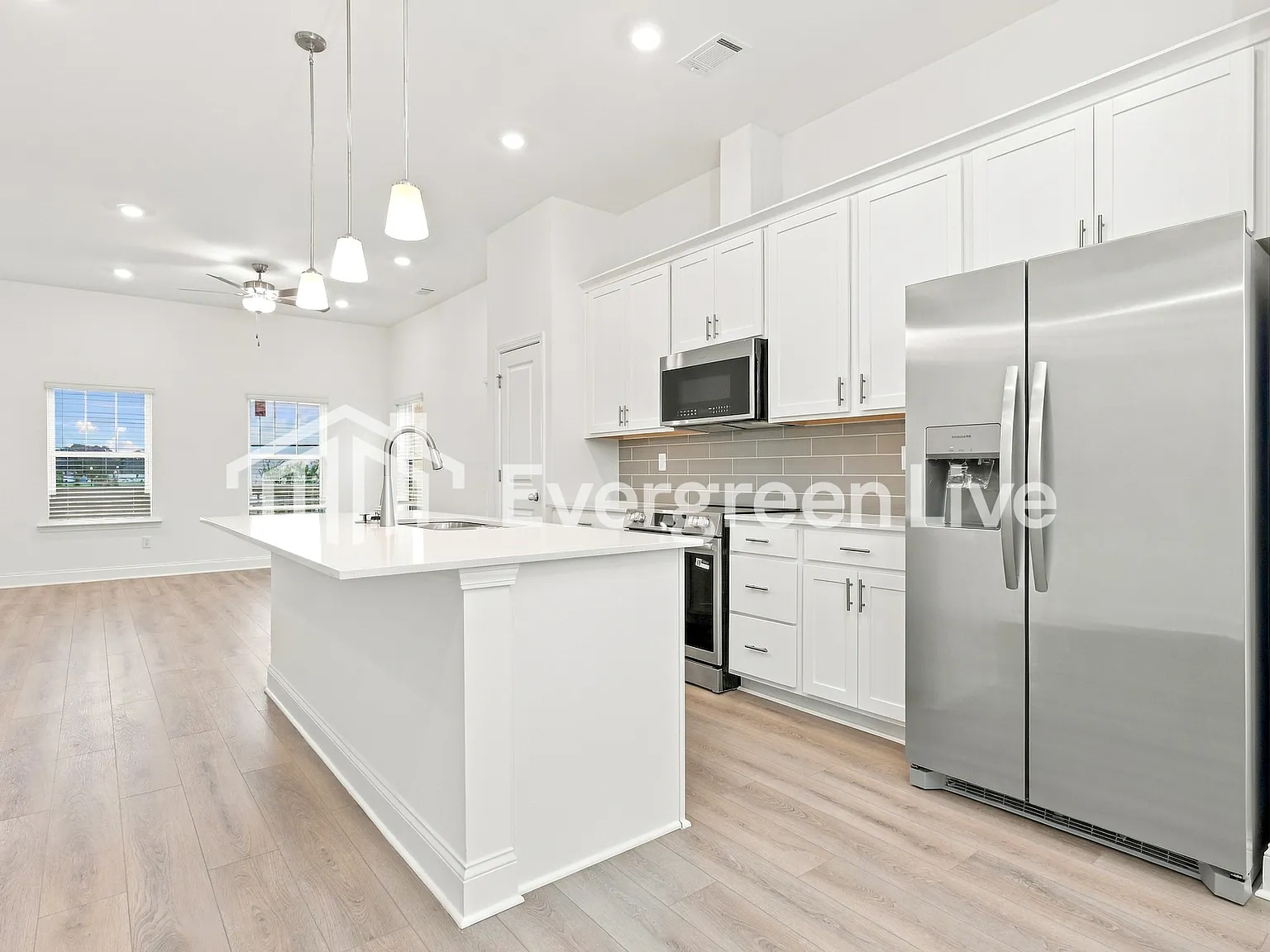 3 bed, 3.5 bath, 1877 sqft, $1,895 — Photo 4