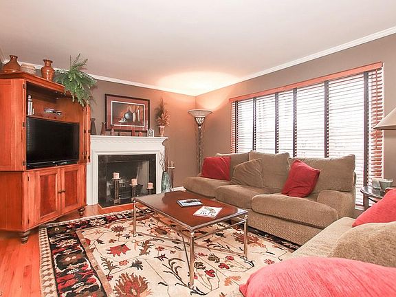 3rd image of 2227 S Belvoir Blvd