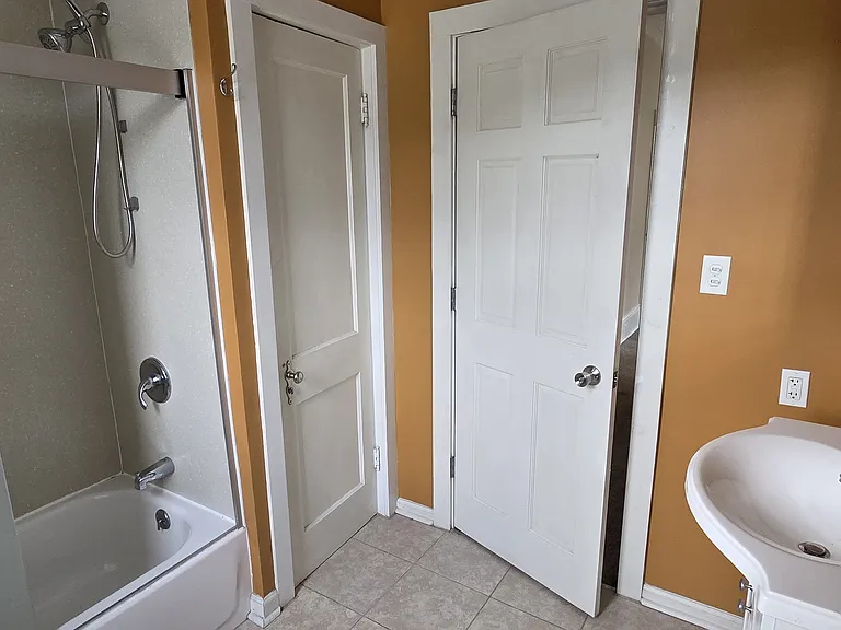 321 Pine St — Photo 13