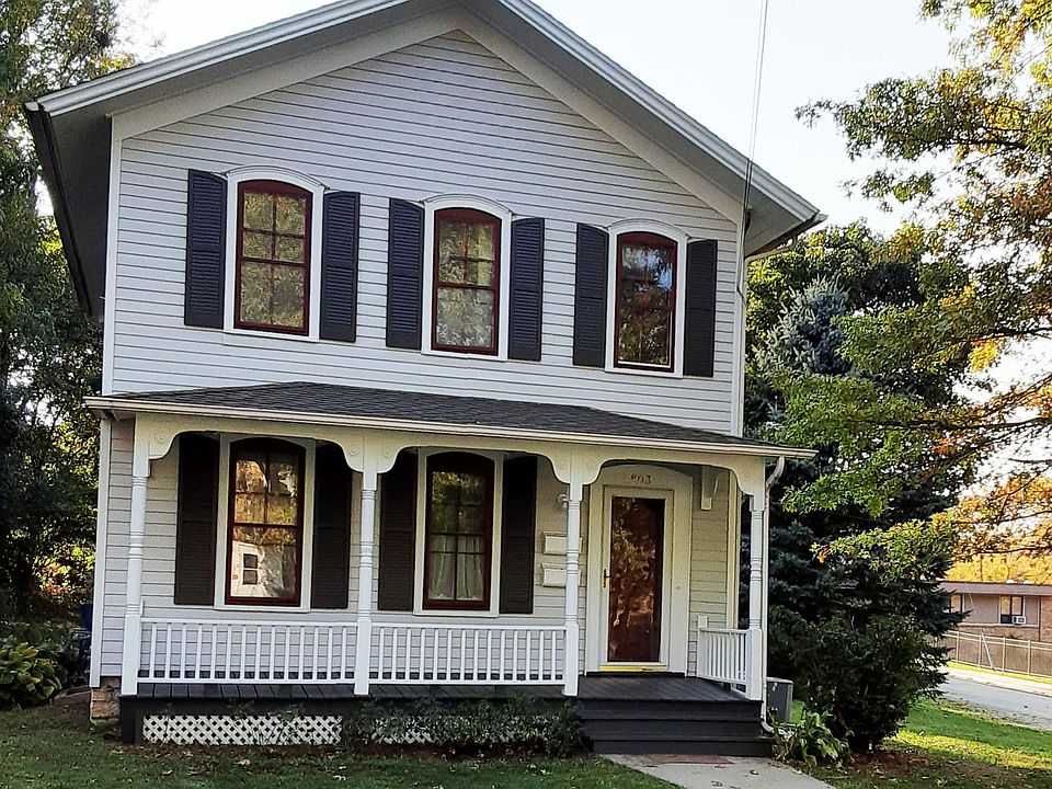 Entrance to apt. front of house