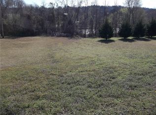 502 Missouri Pl, Huntsville, AR 72740