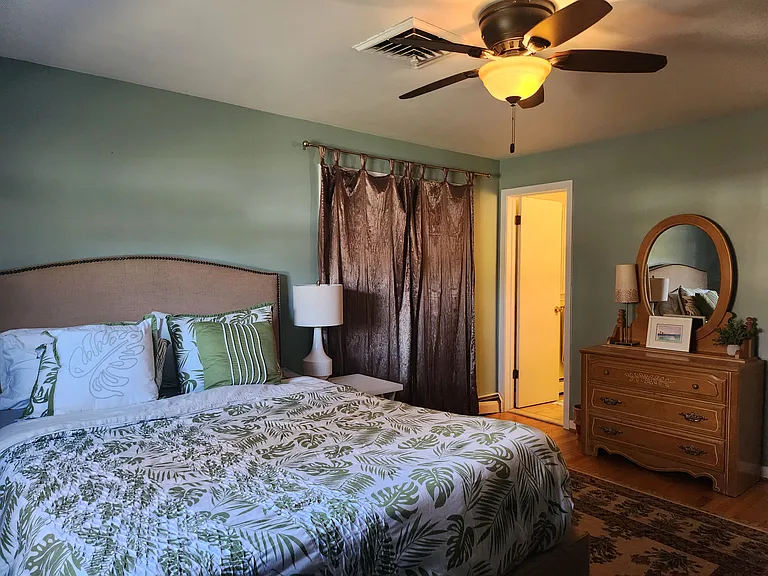 5825 Westchester St — Photo 7