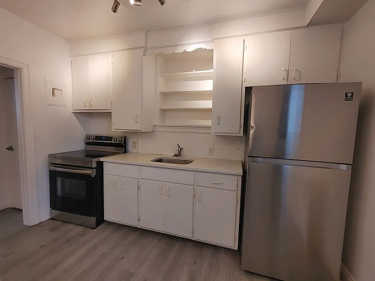 136 Weber St E #5 — Photo 2