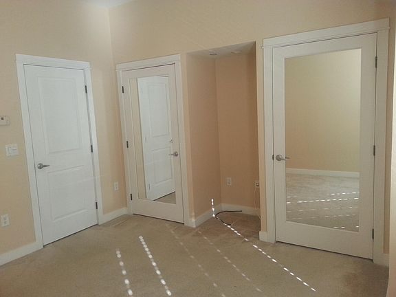 4th image of 161 Laurel Grove Ln