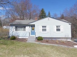 216 Farmer Brown Ln, West Springfield, MA 01089