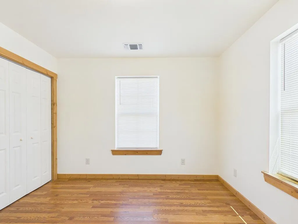 2 bed, 1.5 bath, 1677 sqft, $1,895 — Photo 3