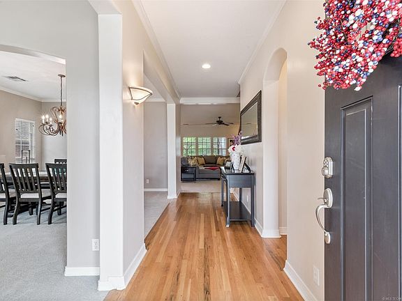 3rd image of 9202 S Braden Pl