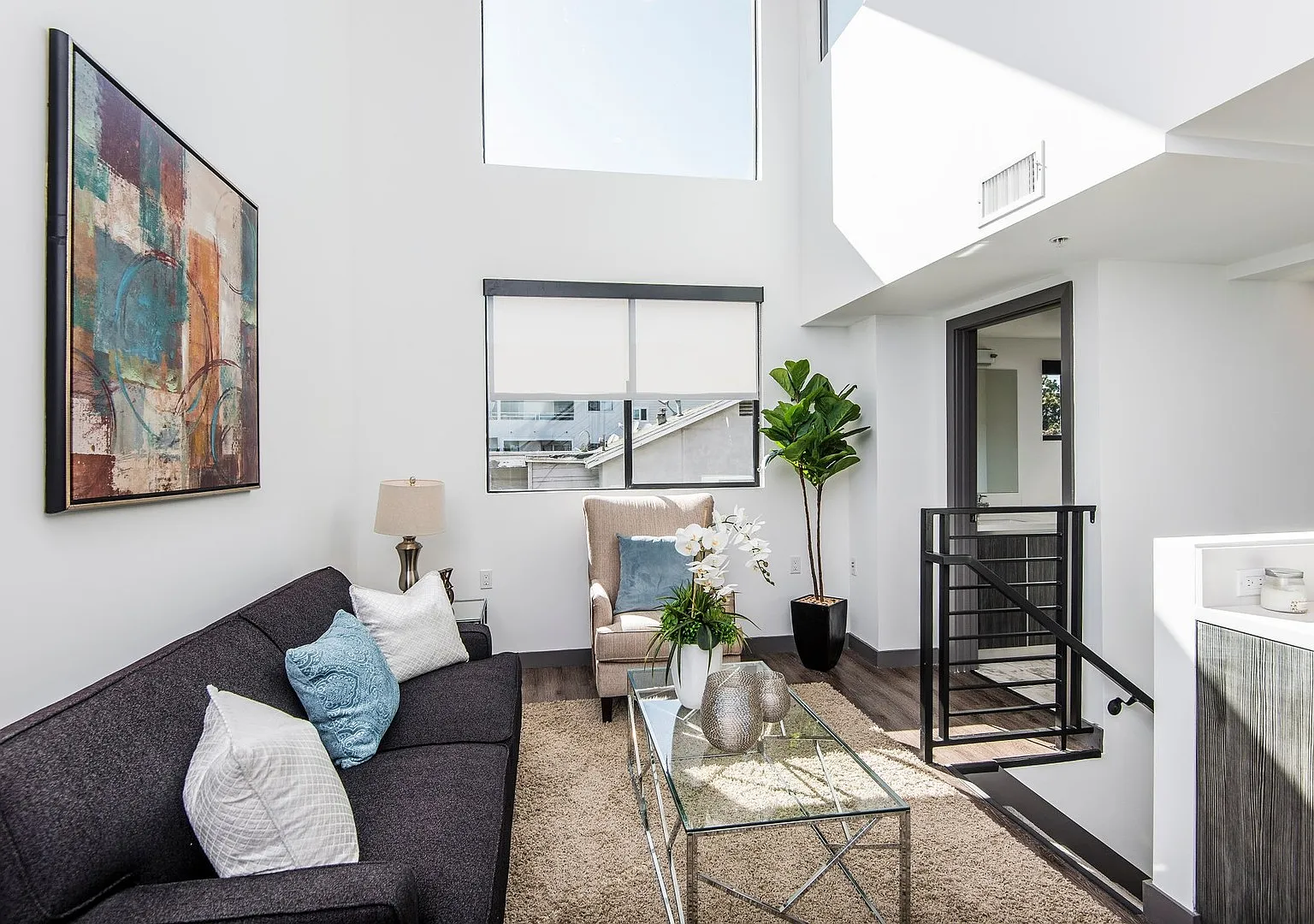 Come home to these New Modern Townhouse in Hollywood! — Photo 4