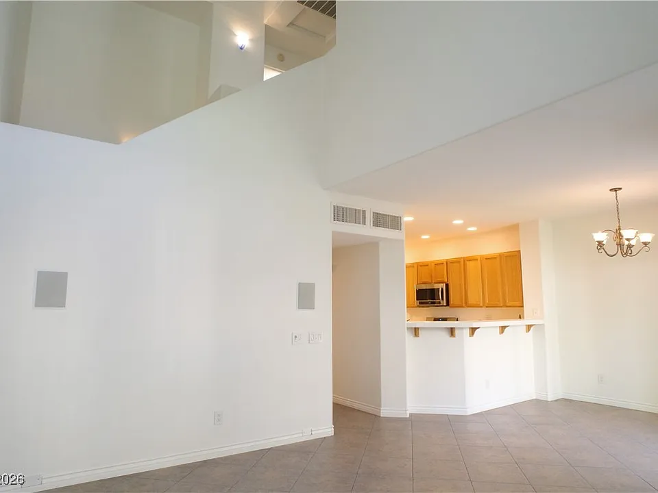 7450 S Eastern Ave #1045