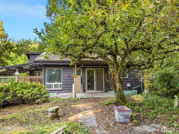 19777 View Terrace NE, Suquamish, WA 98392