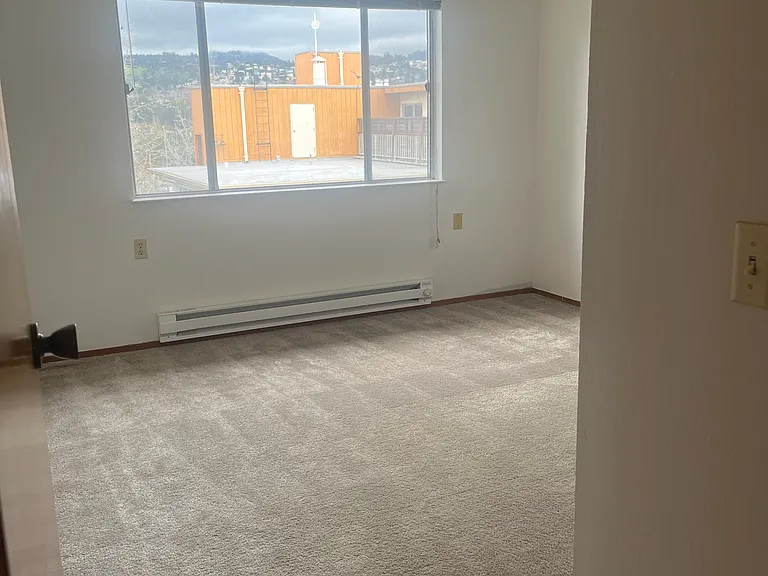 748 Oakland Avenue Apartments — Photo 40