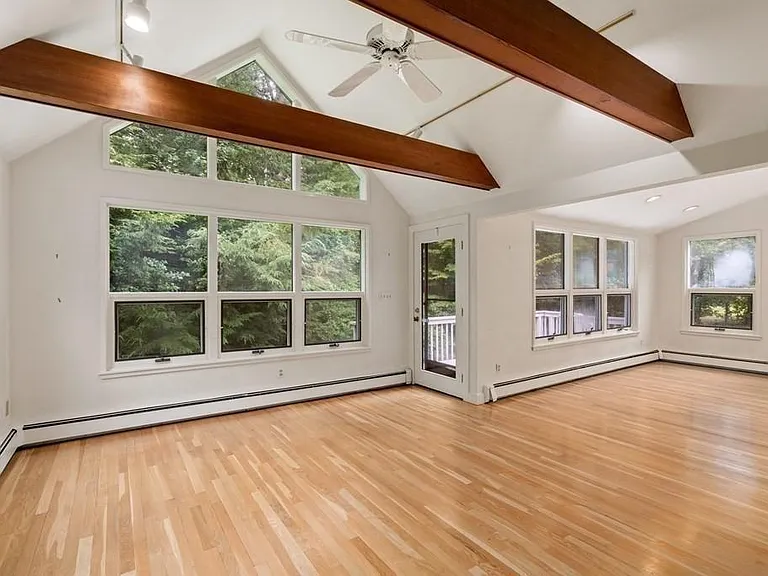10 Radcliffe Rd — Photo 4