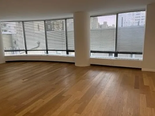 Rented by Solow Realty | media 27