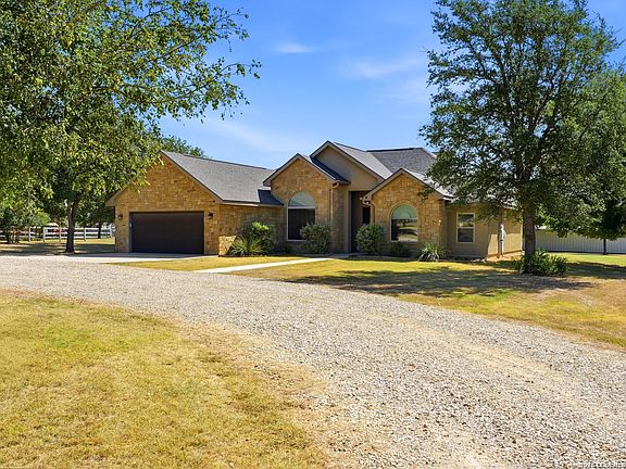 2nd image of 300 Verde Hills Dr