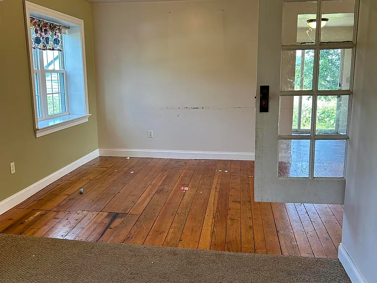 687 Hanselman Rd — Photo 19