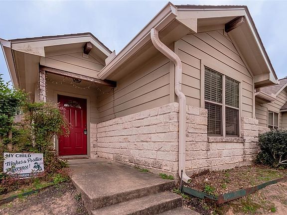 2nd image of 110 Sendero Dr