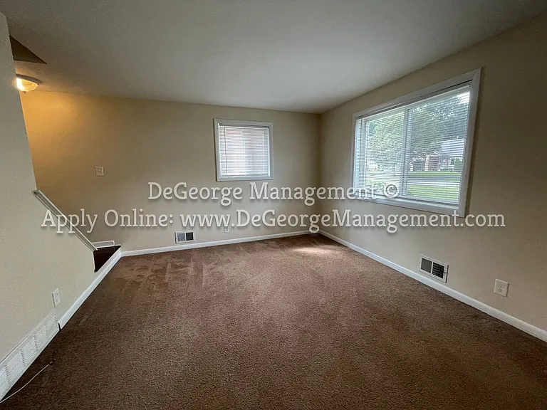 Bennington Townhomes — Photo 14