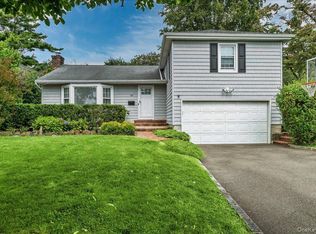 143 Garden St, Garden City, NY 11530