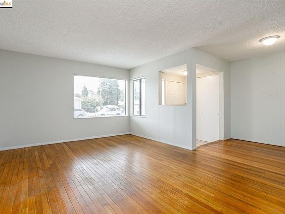 2nd image of 2787 Bowhill Ln