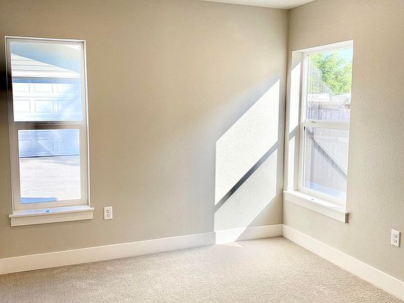 4th image of 614 Lesser Dr