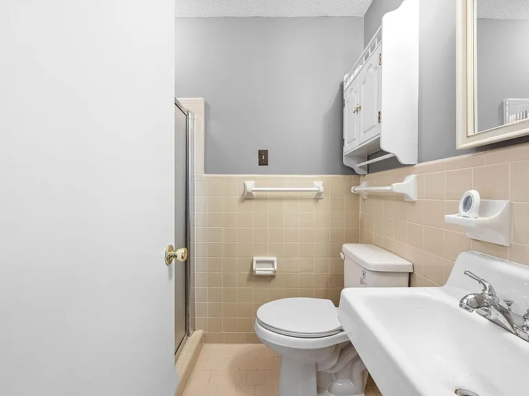 1835 Warren Dr — Photo 15