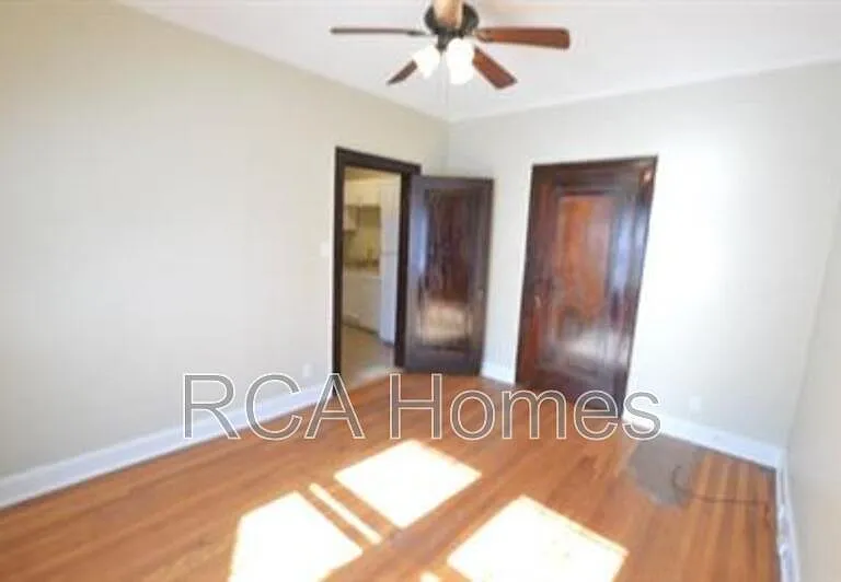 2527 Shelby St #6 — Photo 7