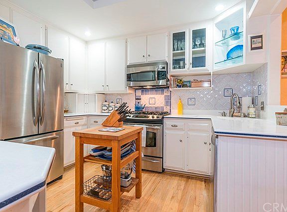 4th image of 404 Fullerton Ave