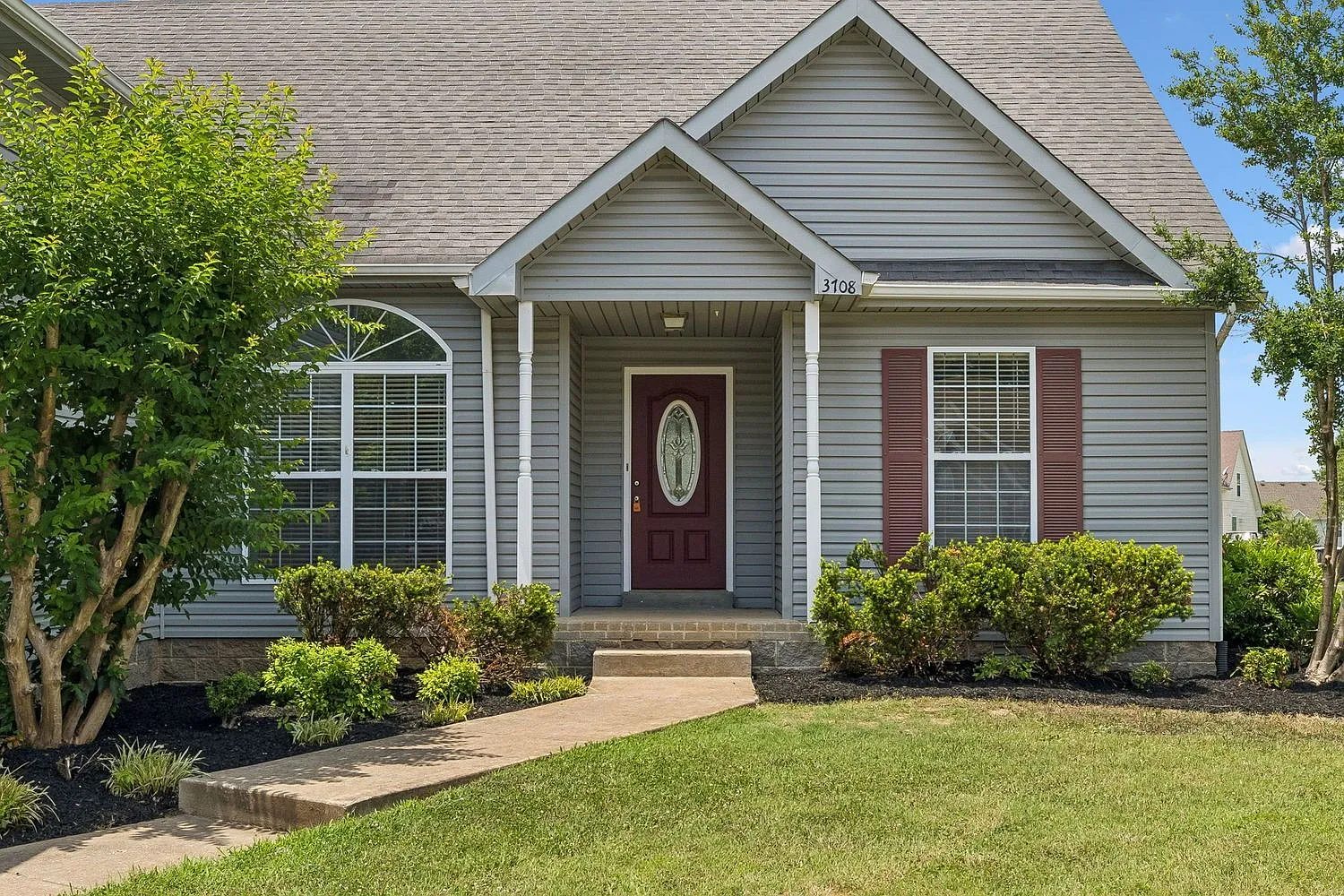 4 bed, 2.5 bath, 2147 sqft, $2,000 — Photo 1