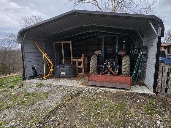 3rd image of 14300 Castle Hwy