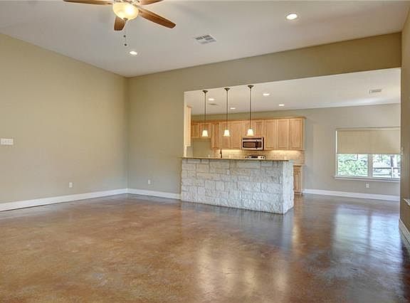 5th image of 118 Travis Ln N