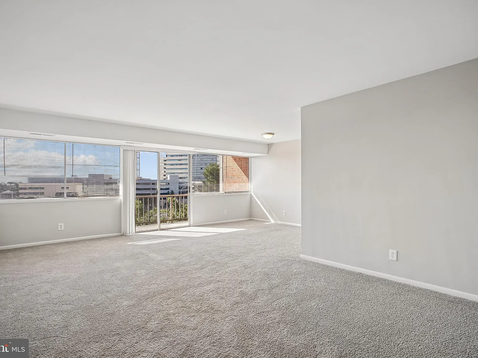 1 bed, 1.0 bath, 765 sqft, $1,675 — Photo 3