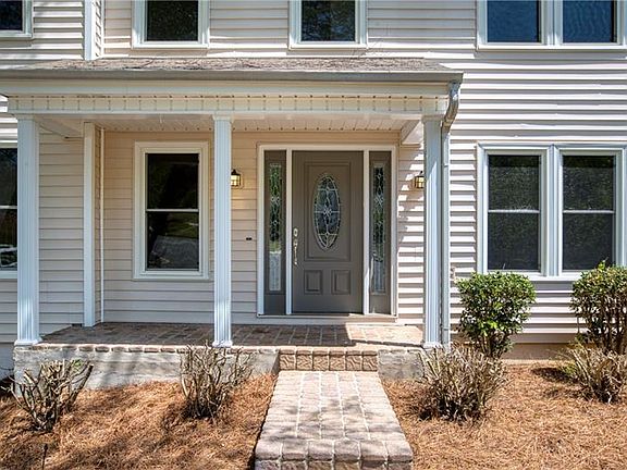 3rd image of 3370 Summer View Dr