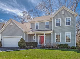 513 Hillside Dr, Mundelein, IL