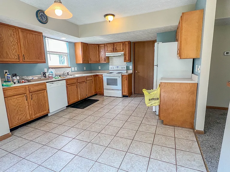 2119 Bridgewater Cir #A — Photo 3