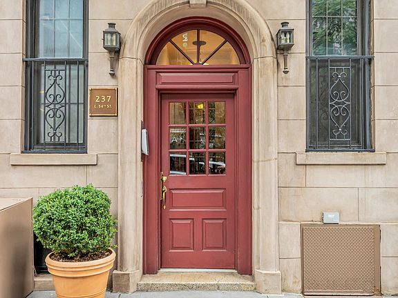 5th image of 237 E 54th St APT 1D