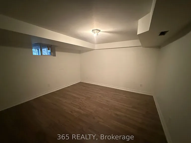 202 Renforth Dr #BASEMENT — Photo 12